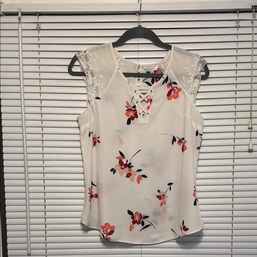 Profesional Floral Lace Sleeve Top - White and Red